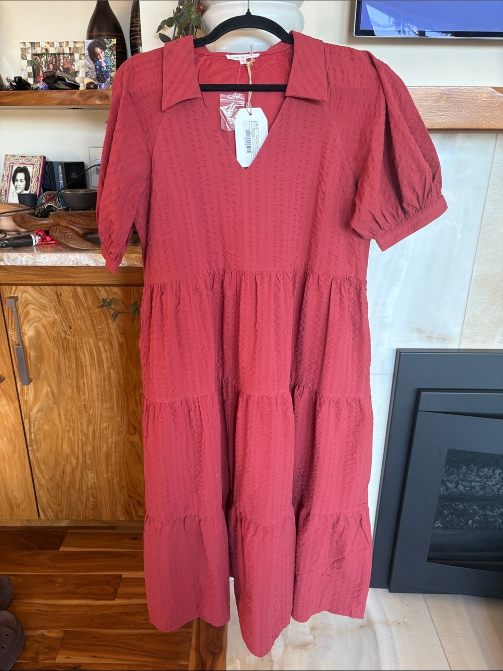 Free the Roses Rust Red Tiered V-Neck Midi Dress with Puff Sleeves - Picture 5 of 7
